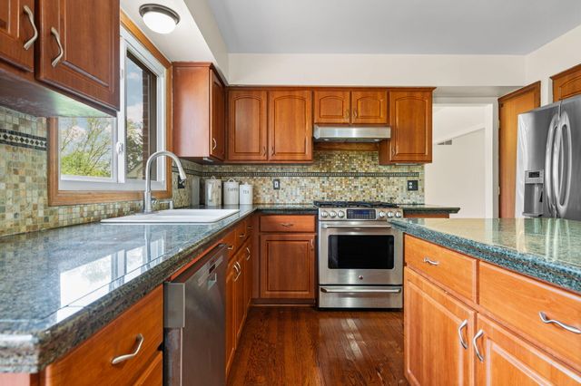 2956 Leslie Park Circle, Ann Arbor, MI 48105