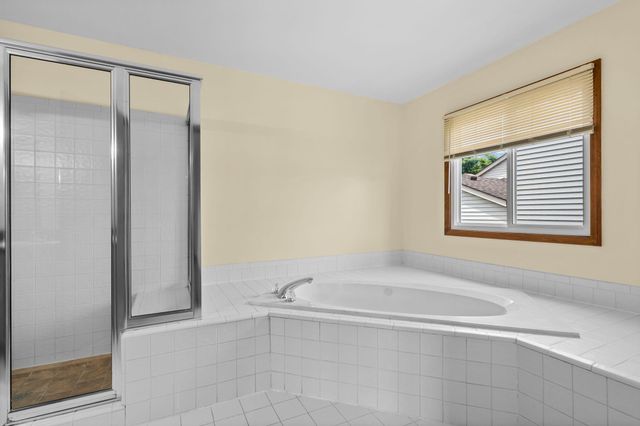 2956 Leslie Park Circle, Ann Arbor, MI 48105