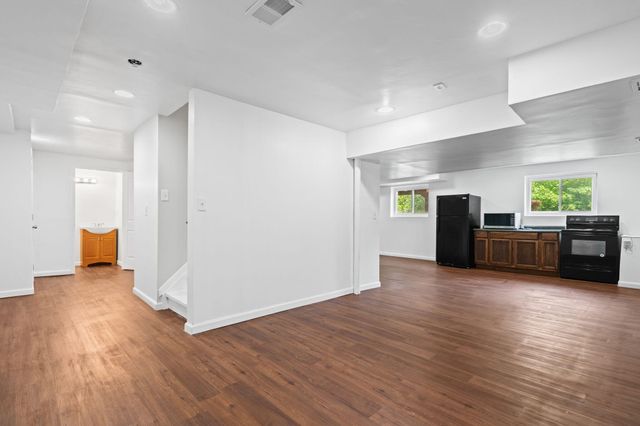 2956 Leslie Park Circle, Ann Arbor, MI 48105