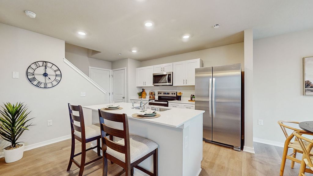 9431 Lovegrass Drive SW, Cedar Rapids, IA 52404