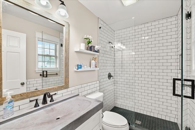 2713 Camden Ct, Thompsons Station, TN 37179