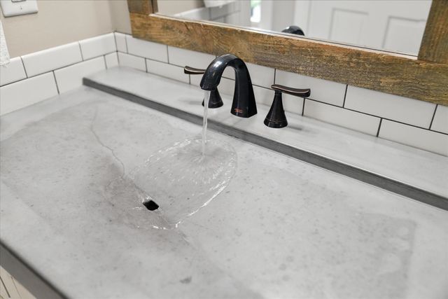 2713 Camden Ct, Thompsons Station, TN 37179