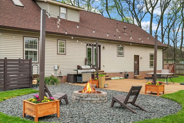 2713 Camden Ct, Thompsons Station, TN 37179