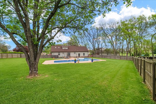 2713 Camden Ct, Thompsons Station, TN 37179