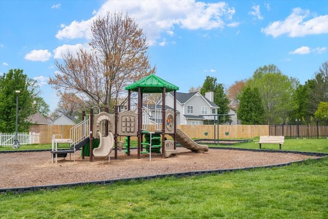 2713 Camden Ct, Thompsons Station, TN 37179