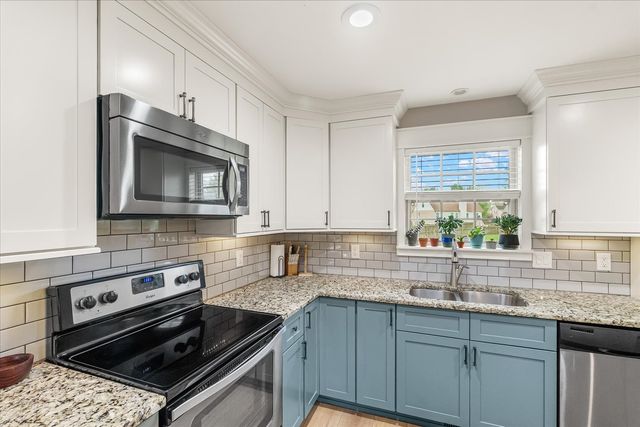 2713 Camden Ct, Thompsons Station, TN 37179