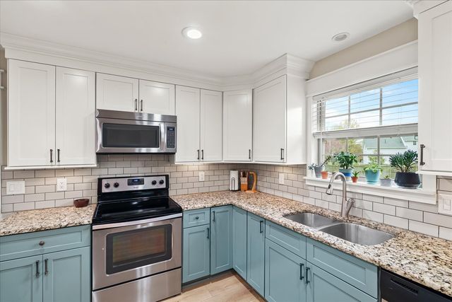 2713 Camden Ct, Thompsons Station, TN 37179