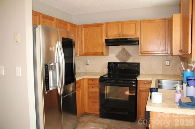 10118 Frosty Lane, Charlotte, NC 28216