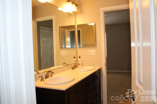 10118 Frosty Lane, Charlotte, NC 28216