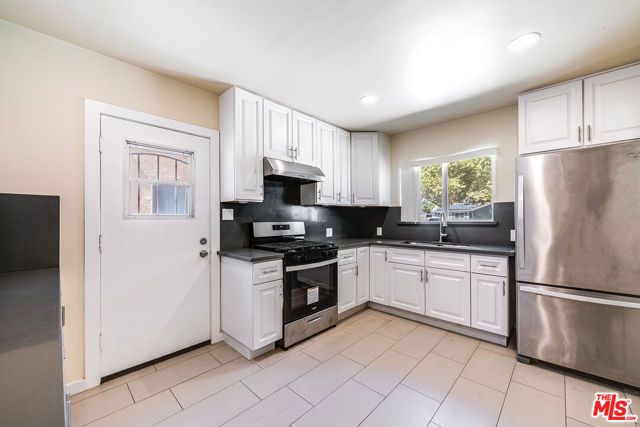 13428 Friar Street, Van Nuys (los Angeles), CA 91401