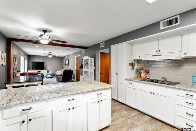 1101 Holly Hill Ln, Mt Pleasant, TX 75455