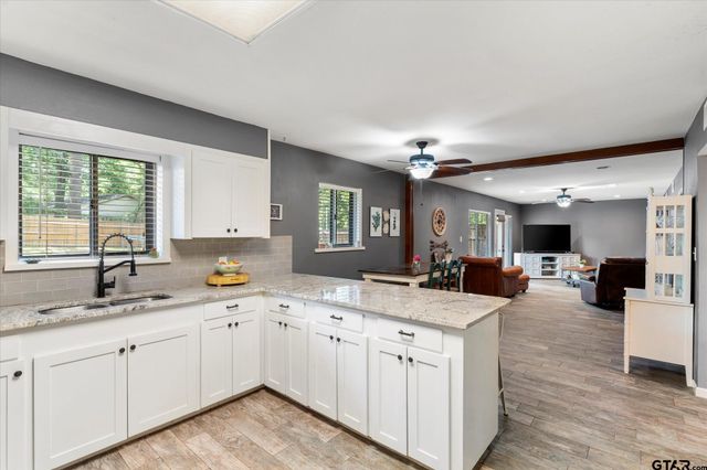 1101 Holly Hill Ln, Mt Pleasant, TX 75455