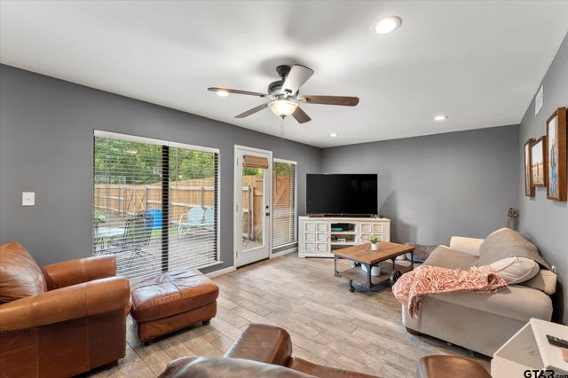 1101 Holly Hill Ln, Mt Pleasant, TX 75455