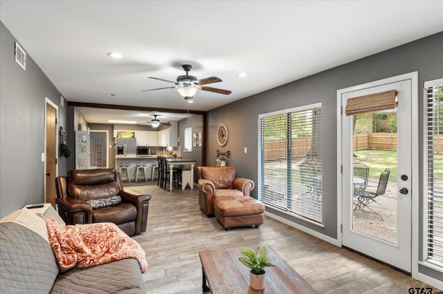 1101 Holly Hill Ln, Mt Pleasant, TX 75455