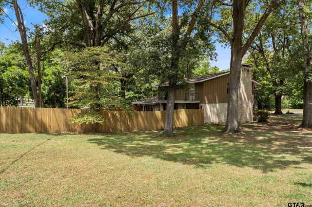 1101 Holly Hill Ln, Mt Pleasant, TX 75455