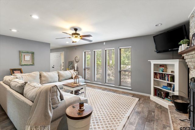 1101 Holly Hill Ln, Mt Pleasant, TX 75455