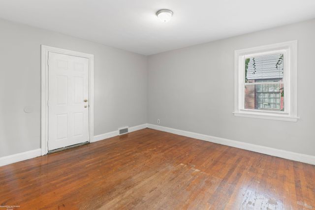 11091 Wayburn Street, Detroit, MI 48224