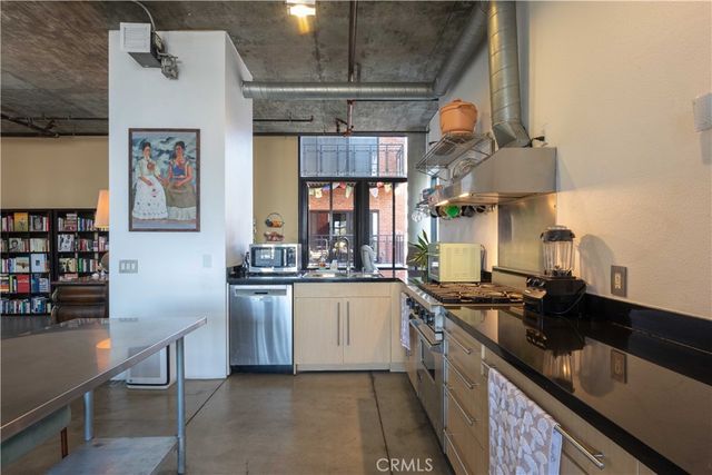 835 Locust Avenue 419, Long Beach, CA 90813