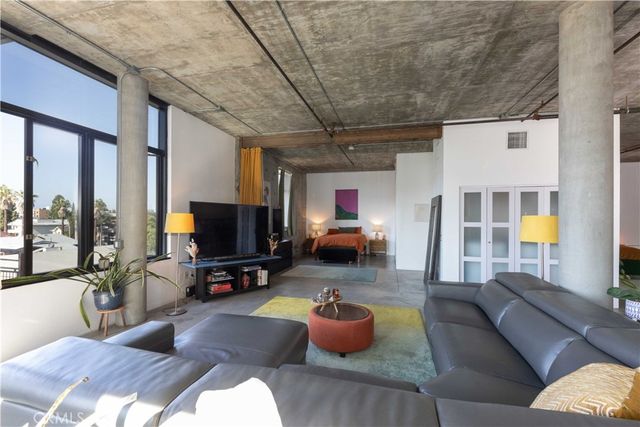 835 Locust Avenue 419, Long Beach, CA 90813