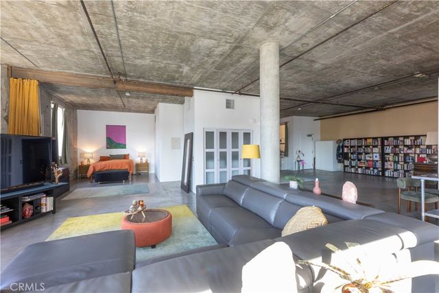 835 Locust Avenue 419, Long Beach, CA 90813