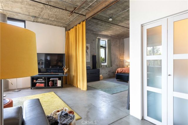 835 Locust Avenue 419, Long Beach, CA 90813