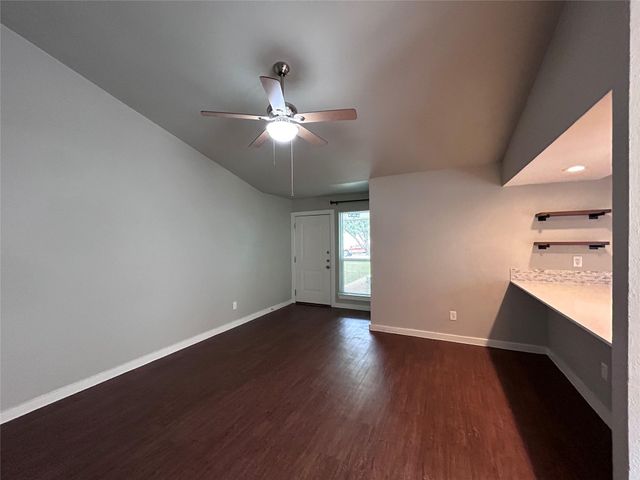 1900 Gracy Farms LN B, Austin, TX 78758