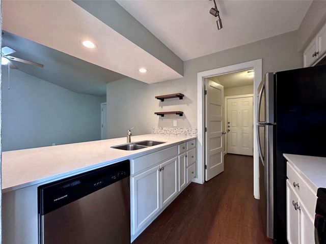 1900 Gracy Farms LN B, Austin, TX 78758