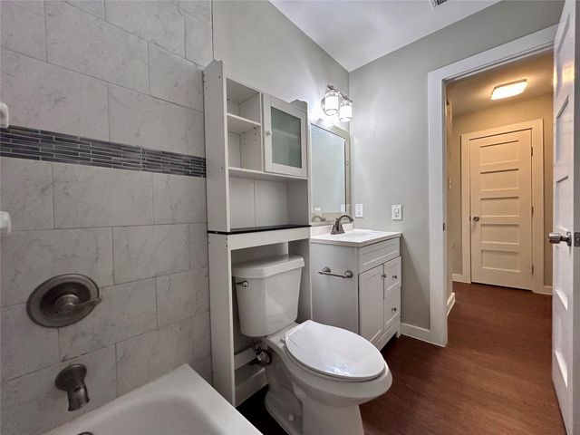 1900 Gracy Farms LN B, Austin, TX 78758