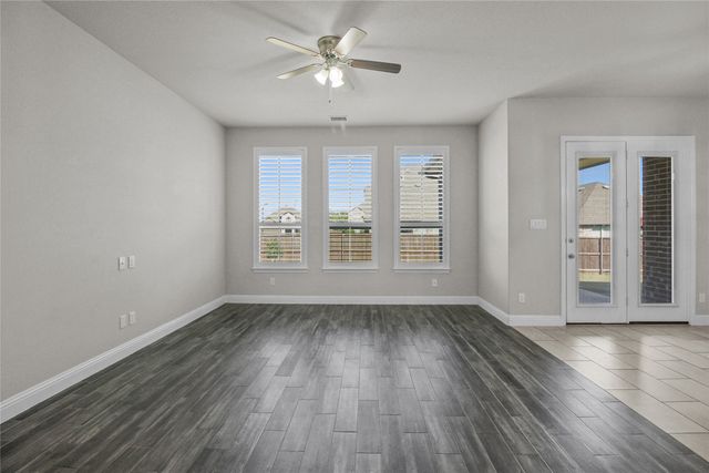 7203 Fallen Crest Lane, Arlington, TX 76001
