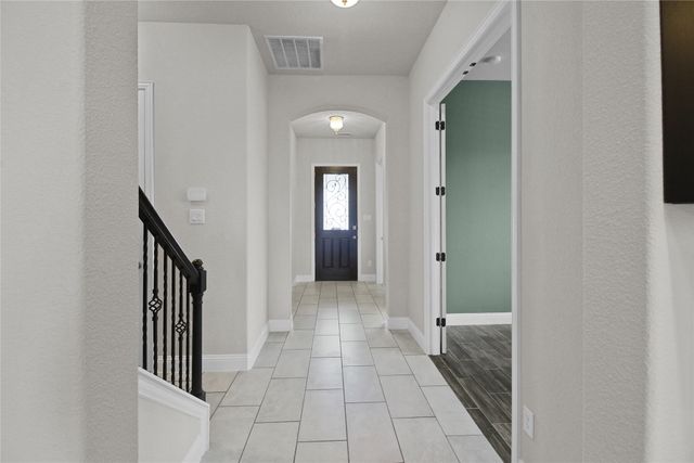 7203 Fallen Crest Lane, Arlington, TX 76001