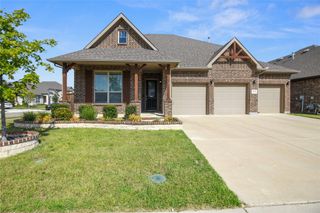 7203 Fallen Crest Lane, Arlington, TX 76001