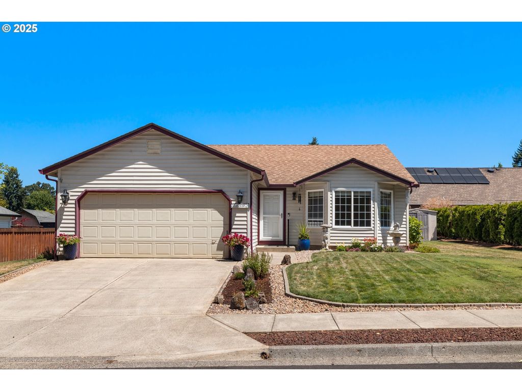 11592 PARRISH Rd, Oregon City, OR 97045
