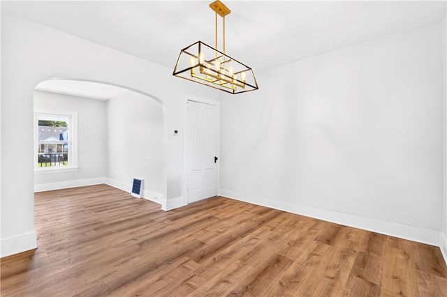 2007 Delaware Ave, New Castle, PA 16105