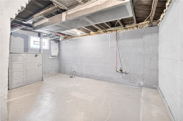 2007 Delaware Ave, New Castle, PA 16105