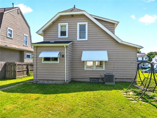 2007 Delaware Ave, New Castle, PA 16105