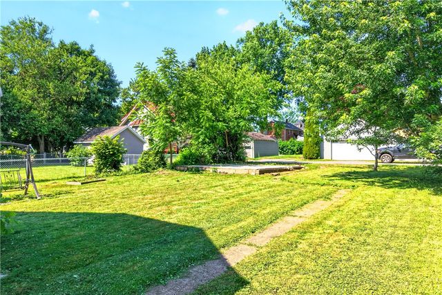 2007 Delaware Ave, New Castle, PA 16105