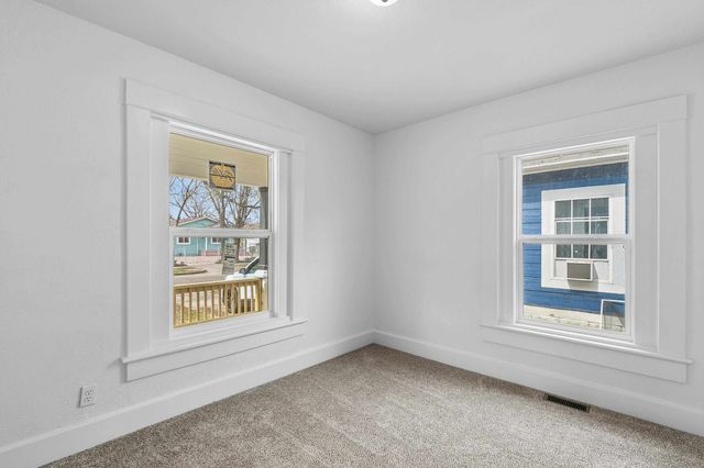 1600 N Topeka St, Wichita, KS 67214