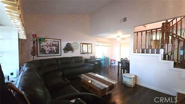 19714 Lull Street, Winnetka (los Angeles), CA 91306