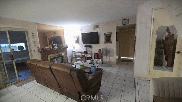 19714 Lull Street, Winnetka (los Angeles), CA 91306