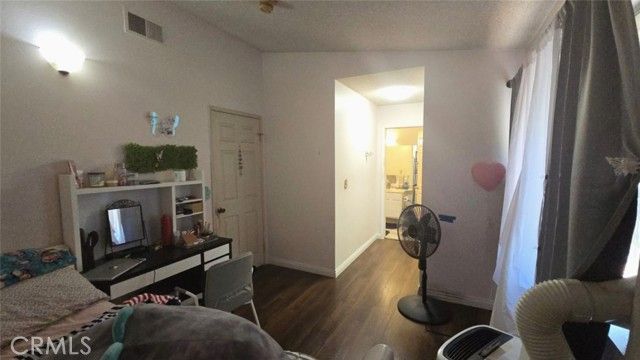 19714 Lull Street, Winnetka (los Angeles), CA 91306