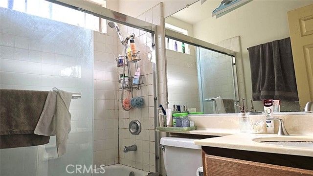 19714 Lull Street, Winnetka (los Angeles), CA 91306