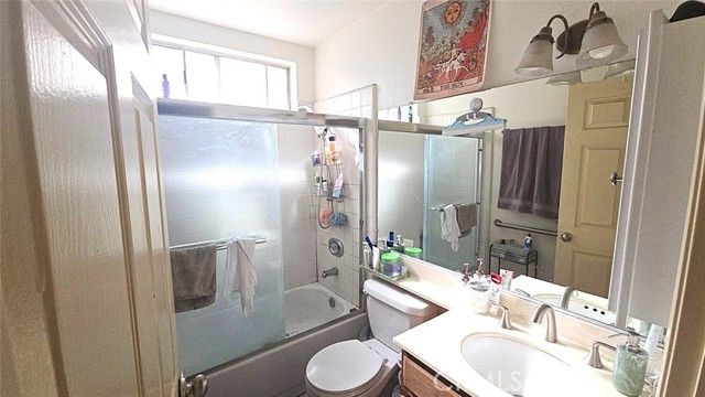 19714 Lull Street, Winnetka (los Angeles), CA 91306