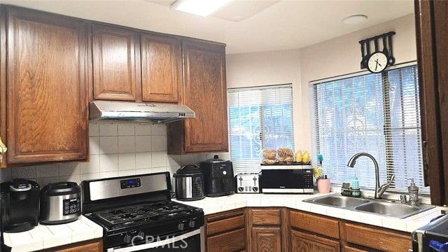 19714 Lull Street, Winnetka (los Angeles), CA 91306