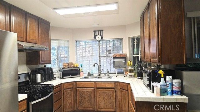 19714 Lull Street, Winnetka (los Angeles), CA 91306