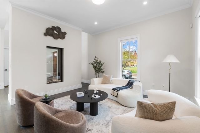 160 Norfolk St A, Cambridge, MA 02139