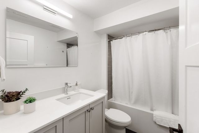 160 Norfolk St A, Cambridge, MA 02139