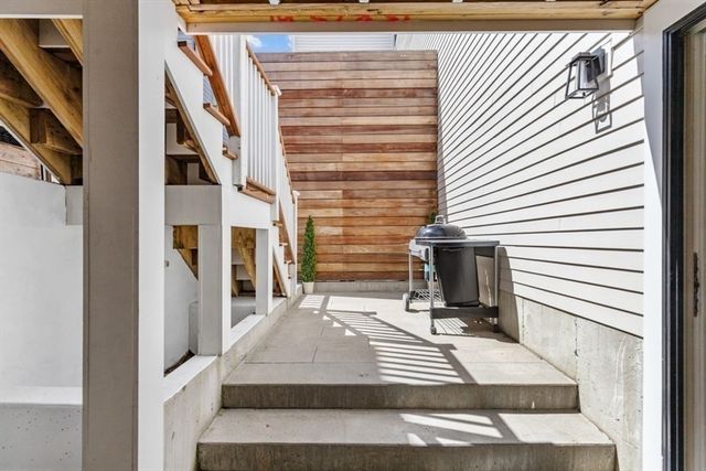 160 Norfolk St A, Cambridge, MA 02139