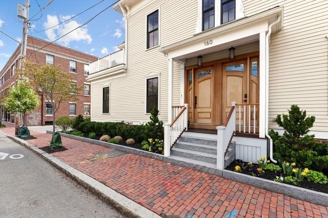 160 Norfolk St A, Cambridge, MA 02139
