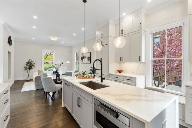 160 Norfolk St A, Cambridge, MA 02139
