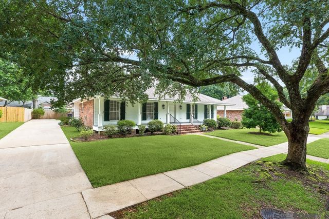 927 Bourbon Ave, Baton Rouge, LA 70808